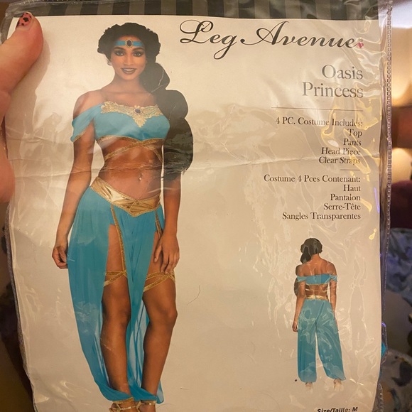 Princess Jasmine Halloween Costume NEVER WORN BRAND NEW